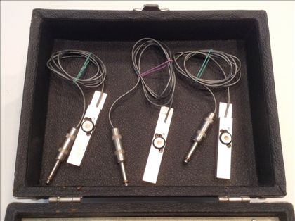 Foxx-STRING MACHINE Triple Fuzz boxes ! 